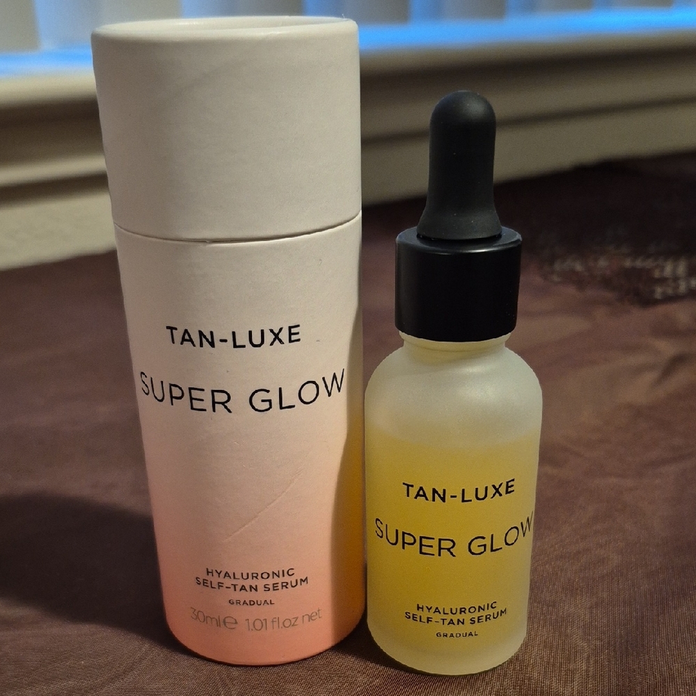 Tan-Luxe Super Glow Hyaluronic Self-Tan Serum - Yellow & Black